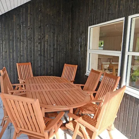 Three-bedroom Holiday With A Fireplace In Hadsund Helberskov